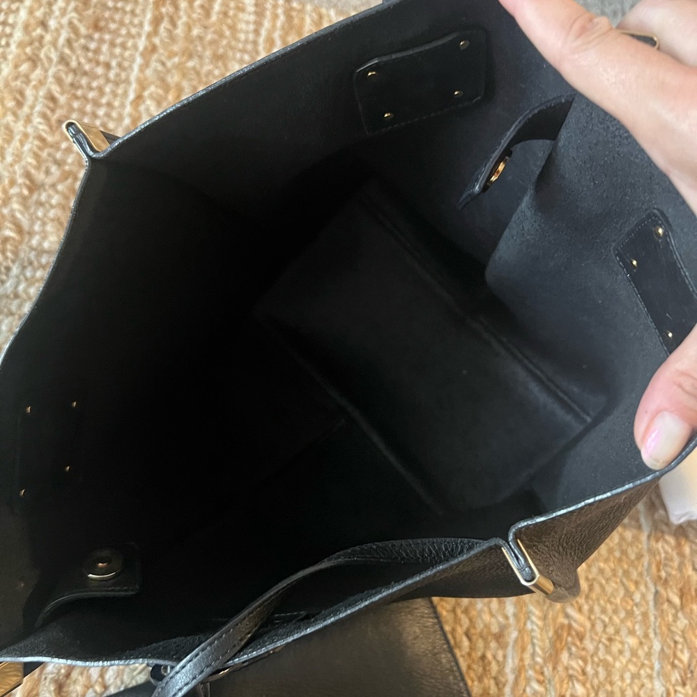 Chloe Vick Tote Black Leather - Picture 12 of 16